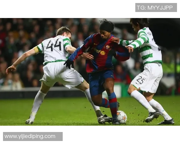 足球明星代言照片汇总展示各大品牌形象与风采的精彩瞬间 足球明星代言照片汇总展示各大品牌形象与风采的精彩瞬间